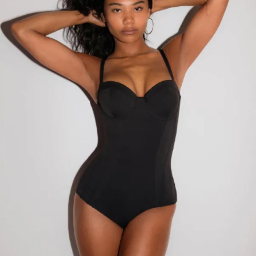 TA3 Lushy Hipster XS / Regular / F/G  new with tags